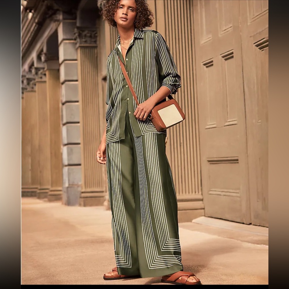 LOFT FLUID PULL ON WIDE LEG PANT AND TOP SET IN STRIPED TWILL